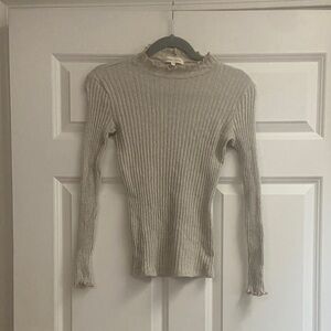 🧡 Women’s lettuce edge sweater